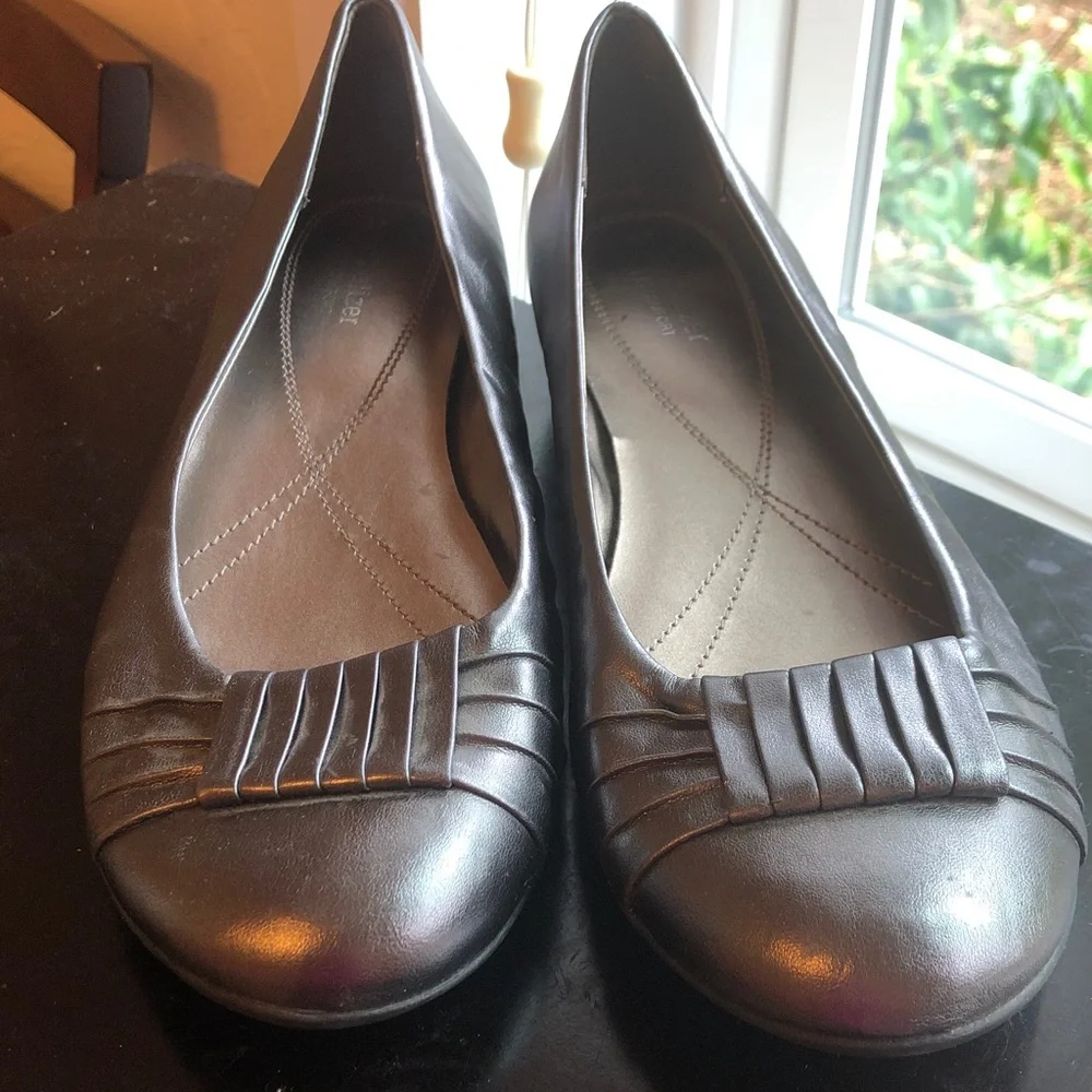Naturalizer Hollie bronze flat size 9M